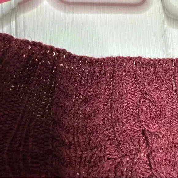 Bleu Gray Cable Knit Sweater Burgundy Size Medium - Picture 15 of 16